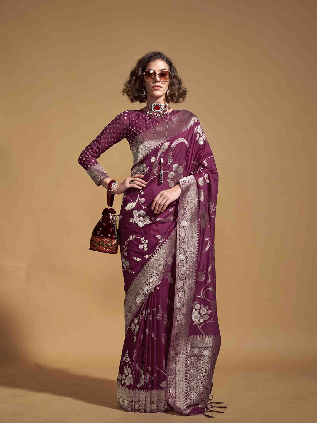 

DIVASTRI Ethnic Motifs Woven Design Zari Pure Georgette Banarasi Saree, Purple