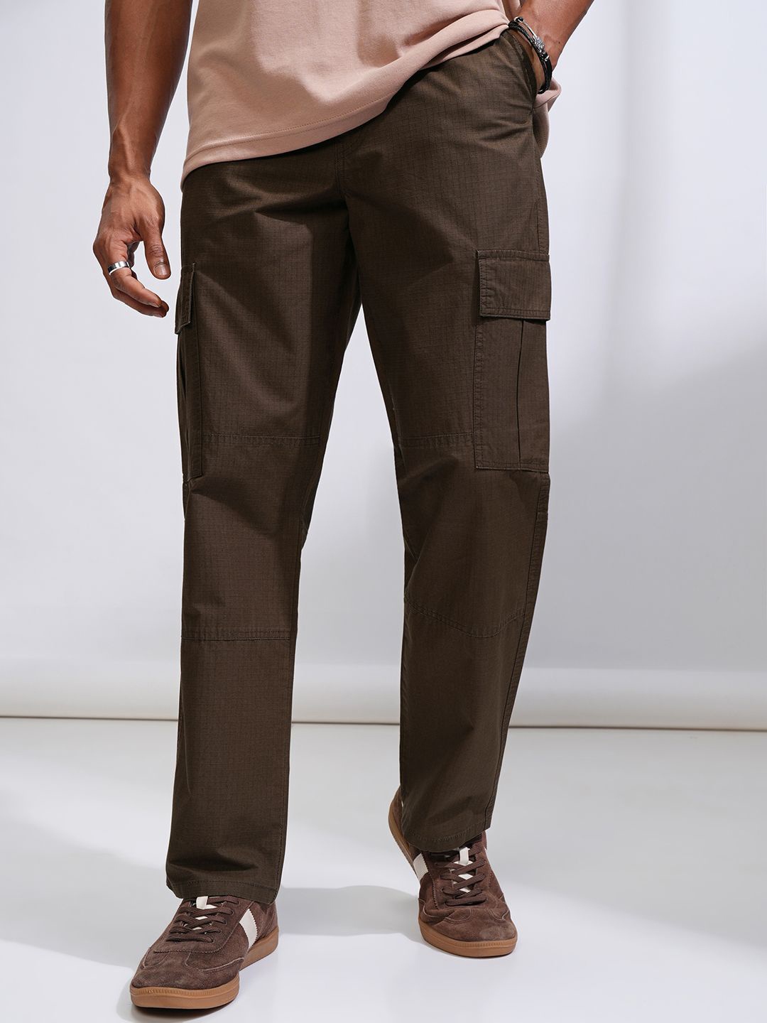 

HIGHLANDER Men Checked Cotton Straight Fit Cargo Trousers, Brown