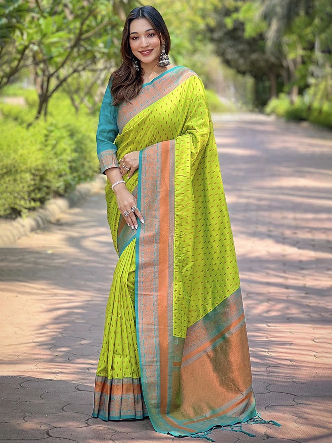 

Rangtulika Ethnics Woven Design Zari Banarasi Saree, Lime green