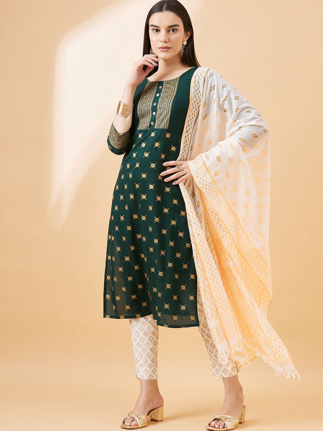 

HERE&NOW Ethnic Motifs Printed Straight Kurta with Trouser & Dupatta, Green