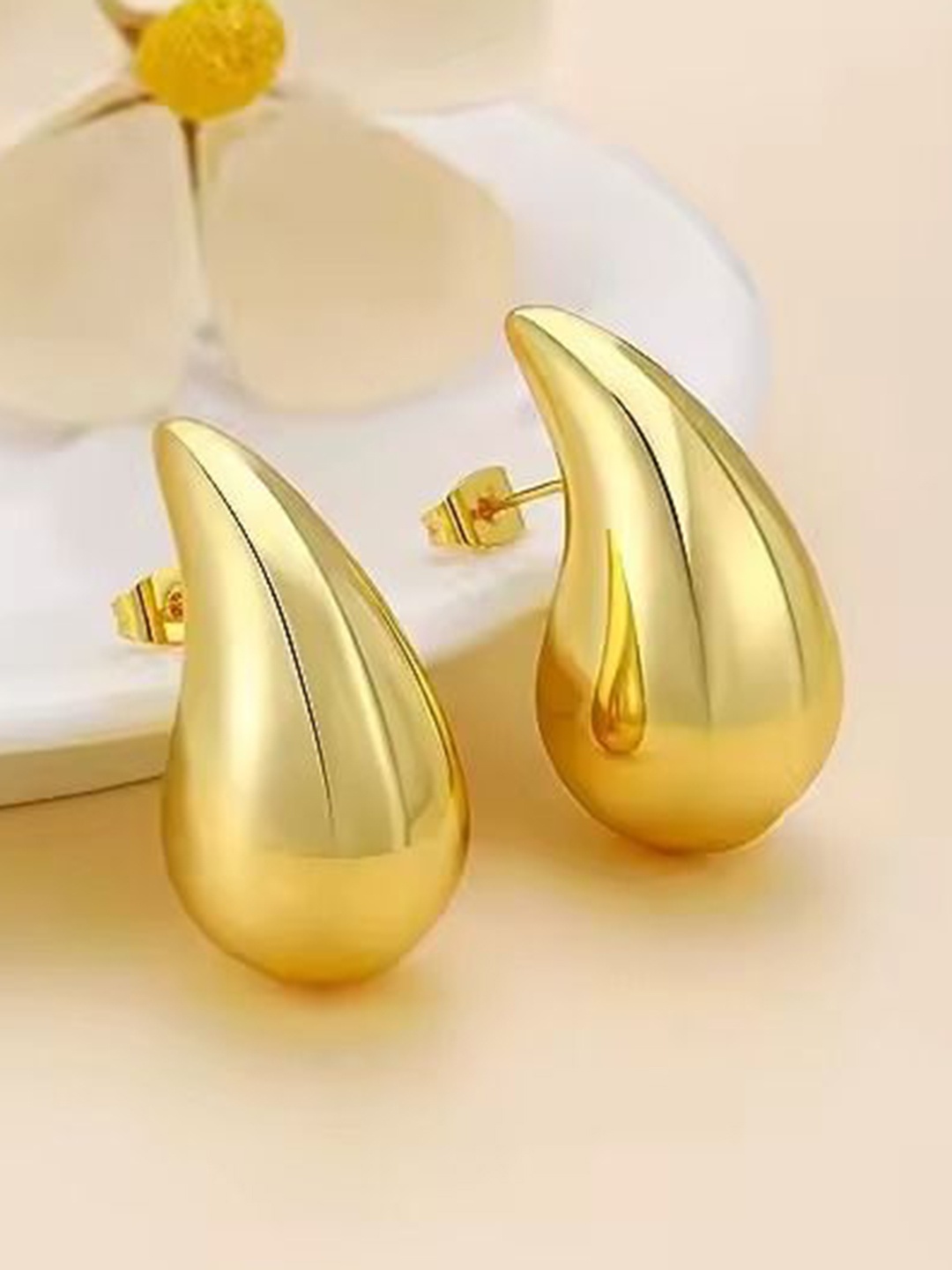 

DressBerry Gold-Plated Stainless Steel Teardrop Shaped Studs