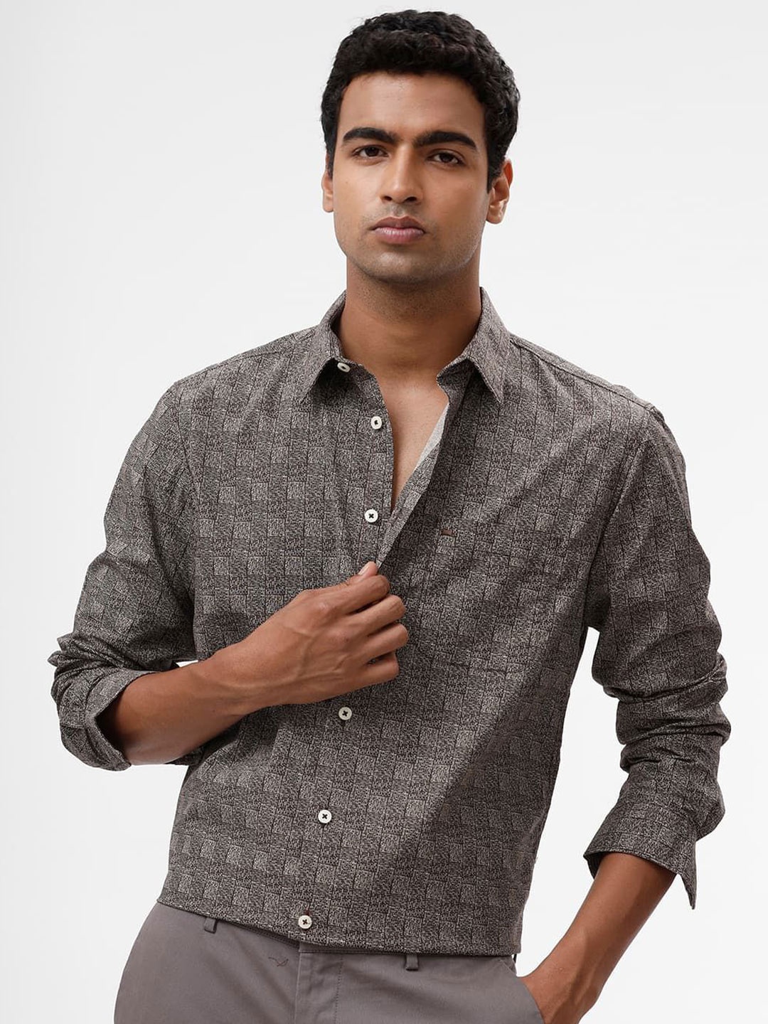 

Basics Men Slim Fit Spread Collar Abstract Printed Cotton Casual Shirt, Brown