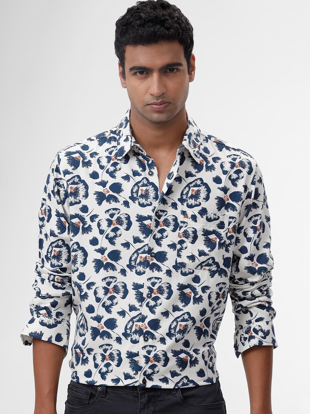

Basics Men Slim Fit Spread Collar Floral Printed Cotton Casual Shirt, White