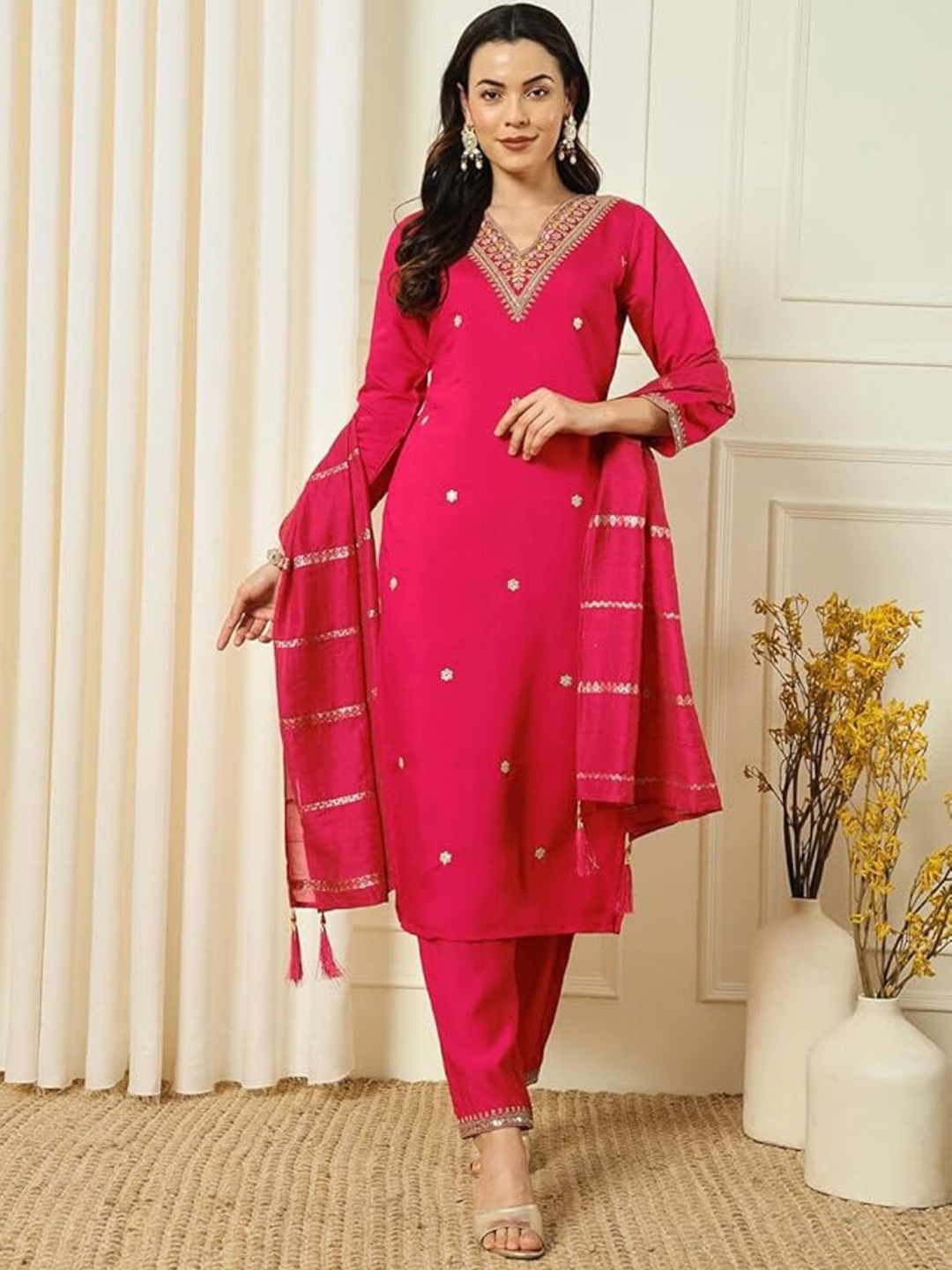 

DIVASTRI Ethnic Motifs Embroidered Sequinned Kurta with Trousers & Dupatta, Red