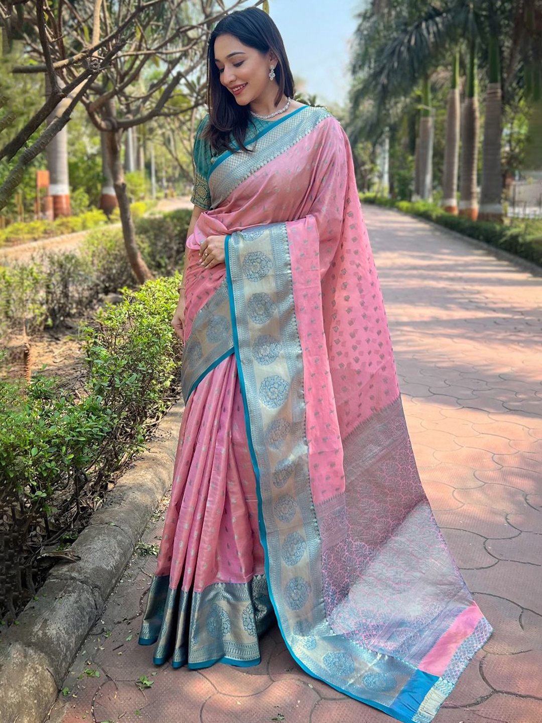 

Rangtulika Ethnics Motifs Woven Design Zari Kanjeevaram Saree, Pink