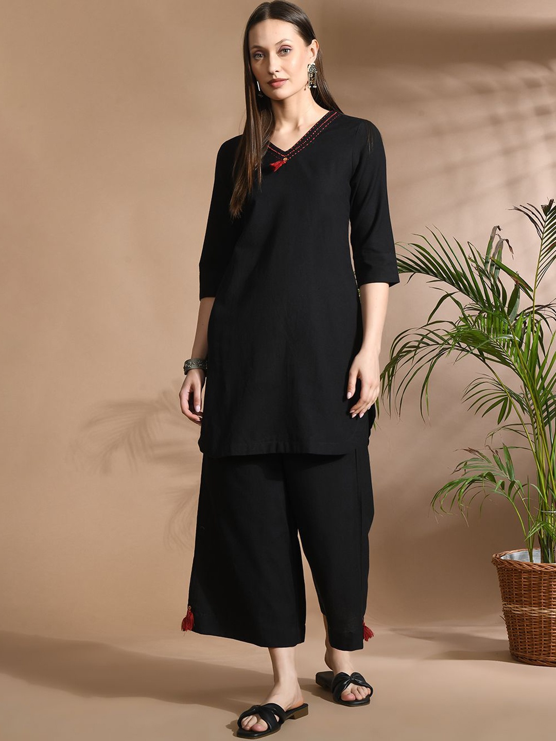 

Jaipur Kurti Women Yoke Design Regular Thread Work Pure Cotton Kurta with Palazzos, Black