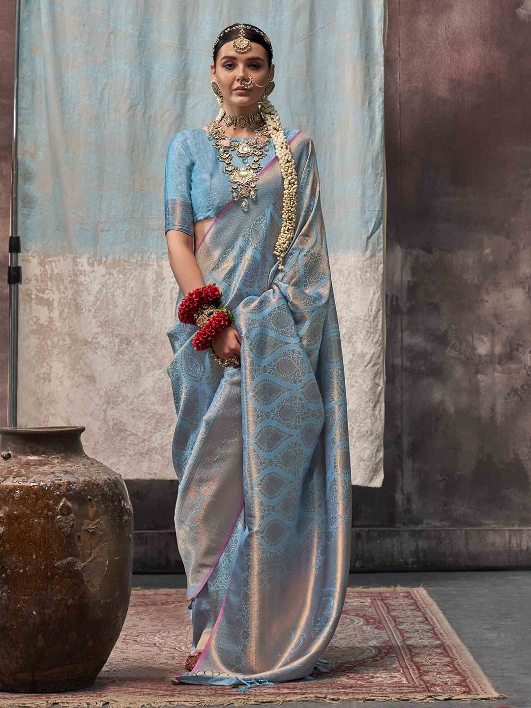 

DIVASTRI Women Woven Design Zari Silk Blend Saree, Blue