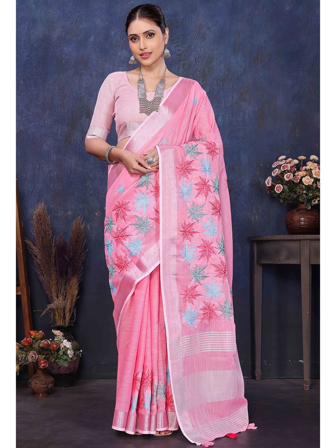 

Peachmode Floral Emboridered Zari Silk Cotton Saree, Pink