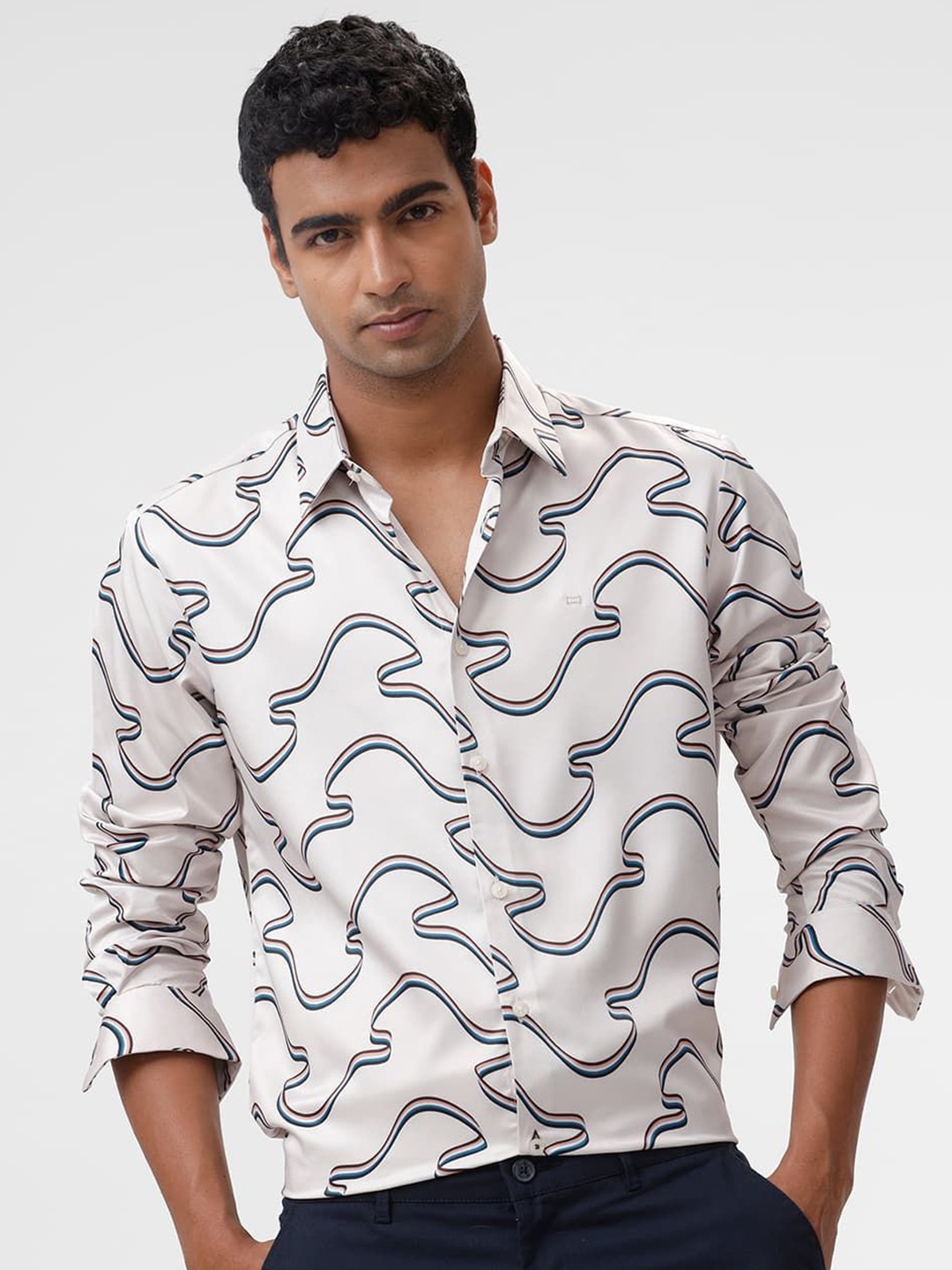 

Basics Men Slim Fit Spread Collar Abstract Printed Casual Shirt, White