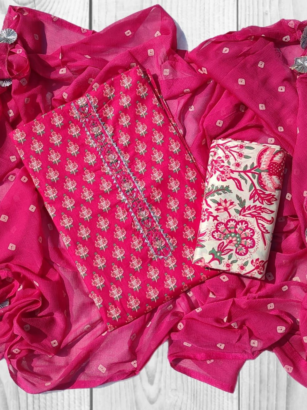 

GC 80 BY GAURI COLLECTION Floral Printed Pure Cotton Unstitched Dress Material, Pink