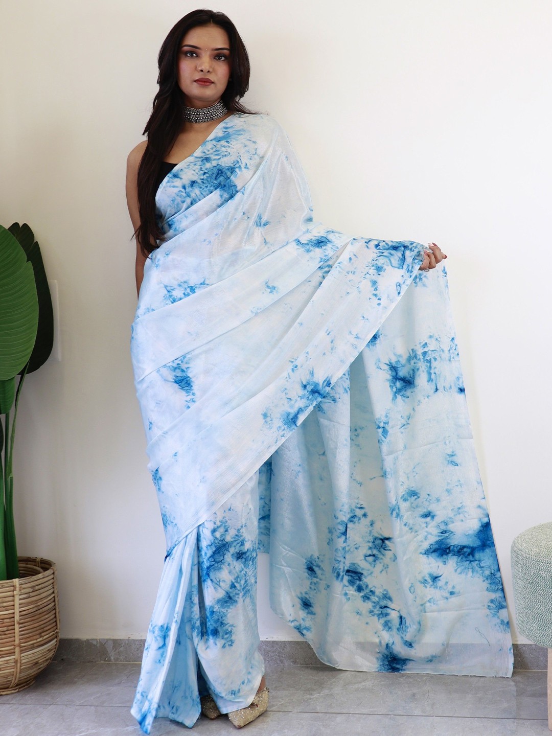 

LeeliPeeri Designer Dyed Tie and Dye Ready to Wear Saree, White