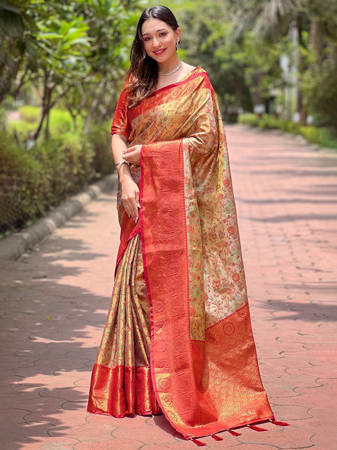 

Rangtulika Ethnics Woven Design Zari Dharmavaram Saree, Cream