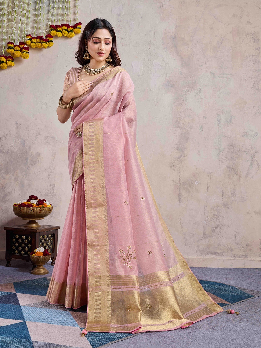 

DIVASTRI Embellished Zari Saree With Unstitched Blouse Piece, Pink