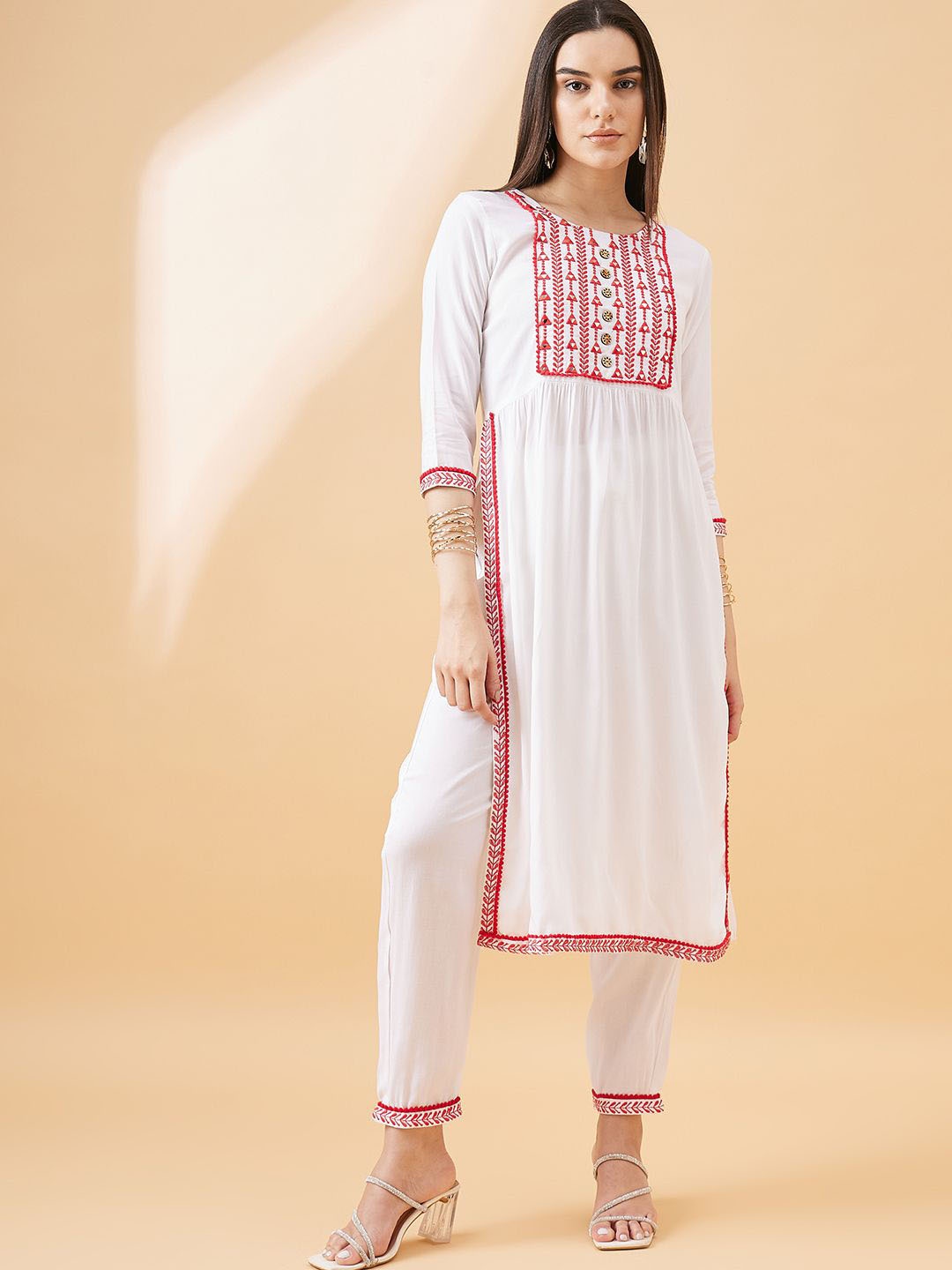 

HERE&NOW Ethnic Motifs Embroidered Thread Work Kurta With Trousers, White