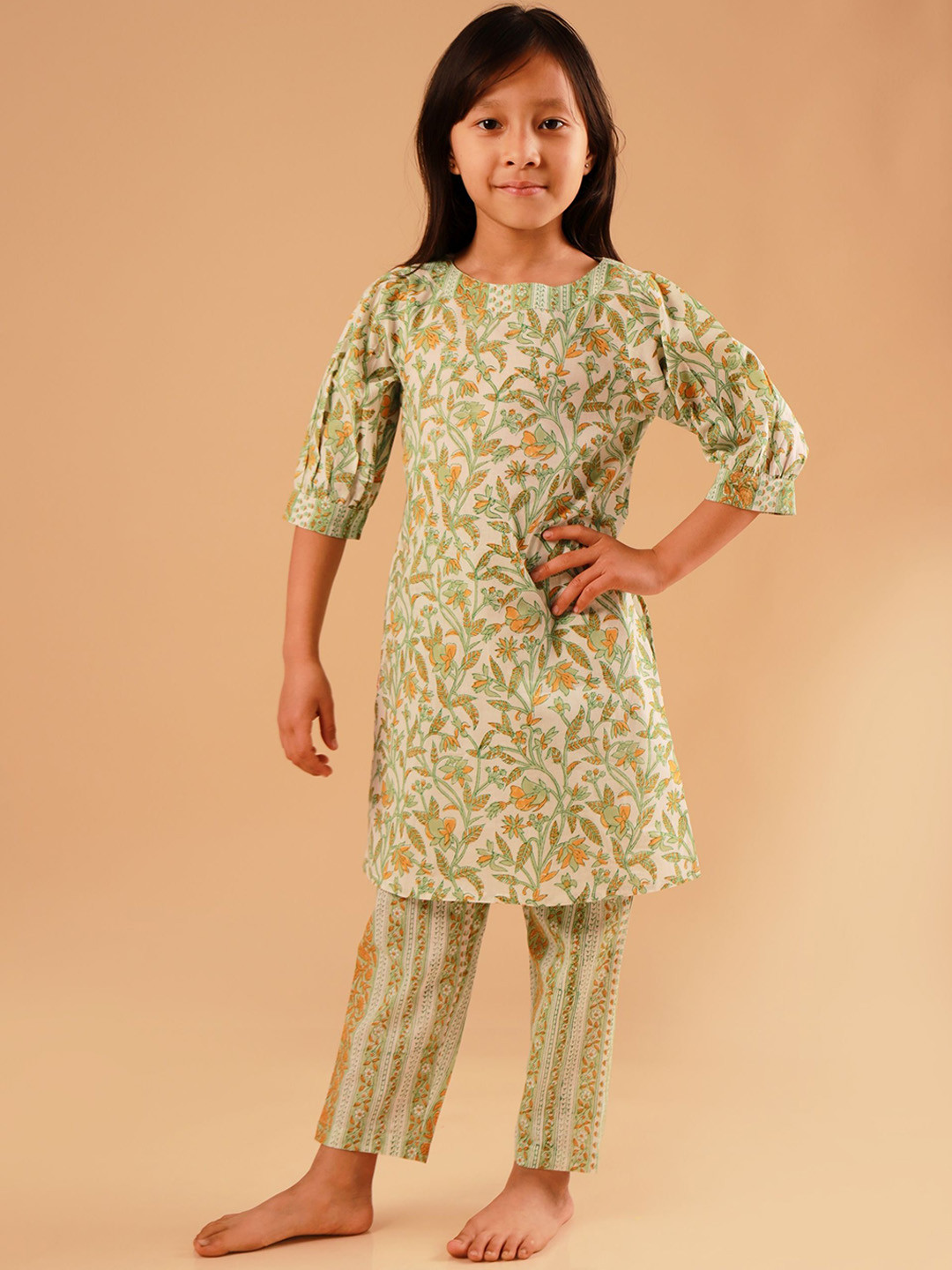

Sangria Girls Floral Printed Boat Neck Pure Cotton Kurta With Trousers, White