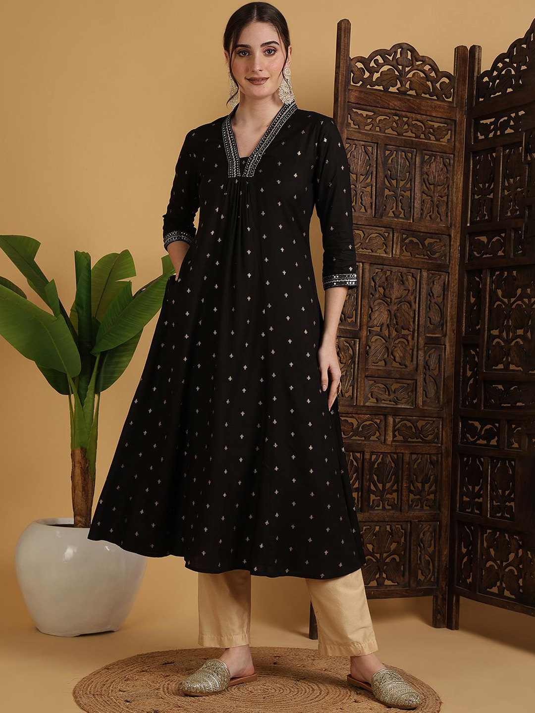 

GULMOHAR JAIPUR Ethnic Motifs Embroidered V-Neck Sequinned A-Line Kurta, Black