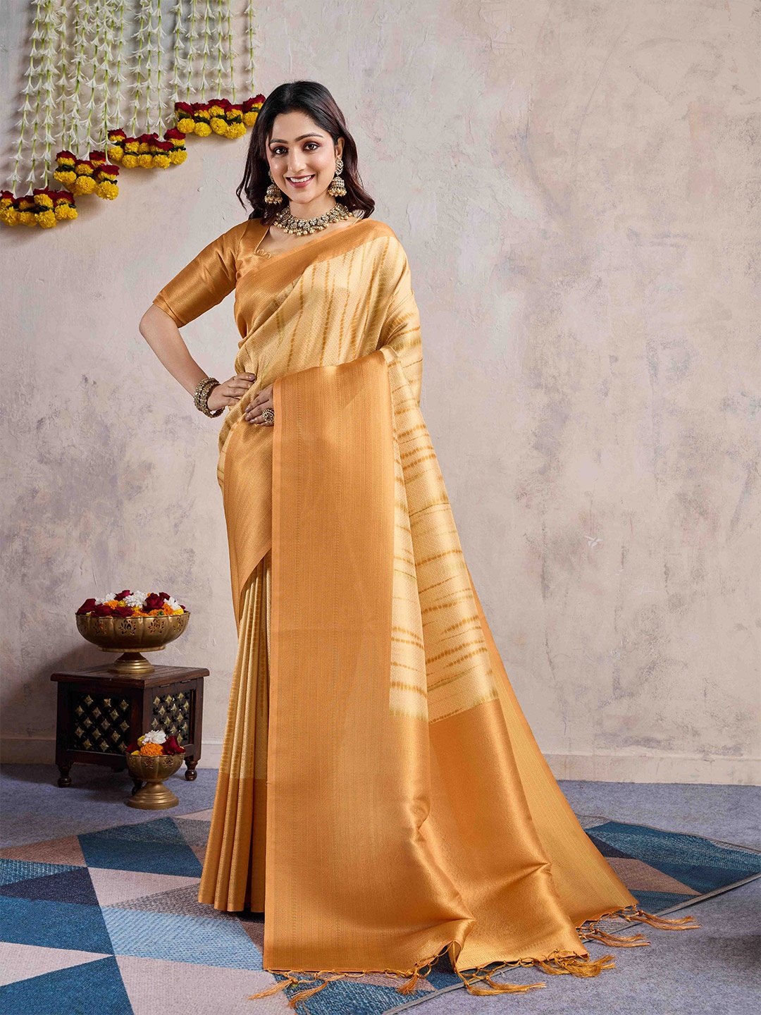 

DIVASTRI Woven Design Zari Saree, Mustard