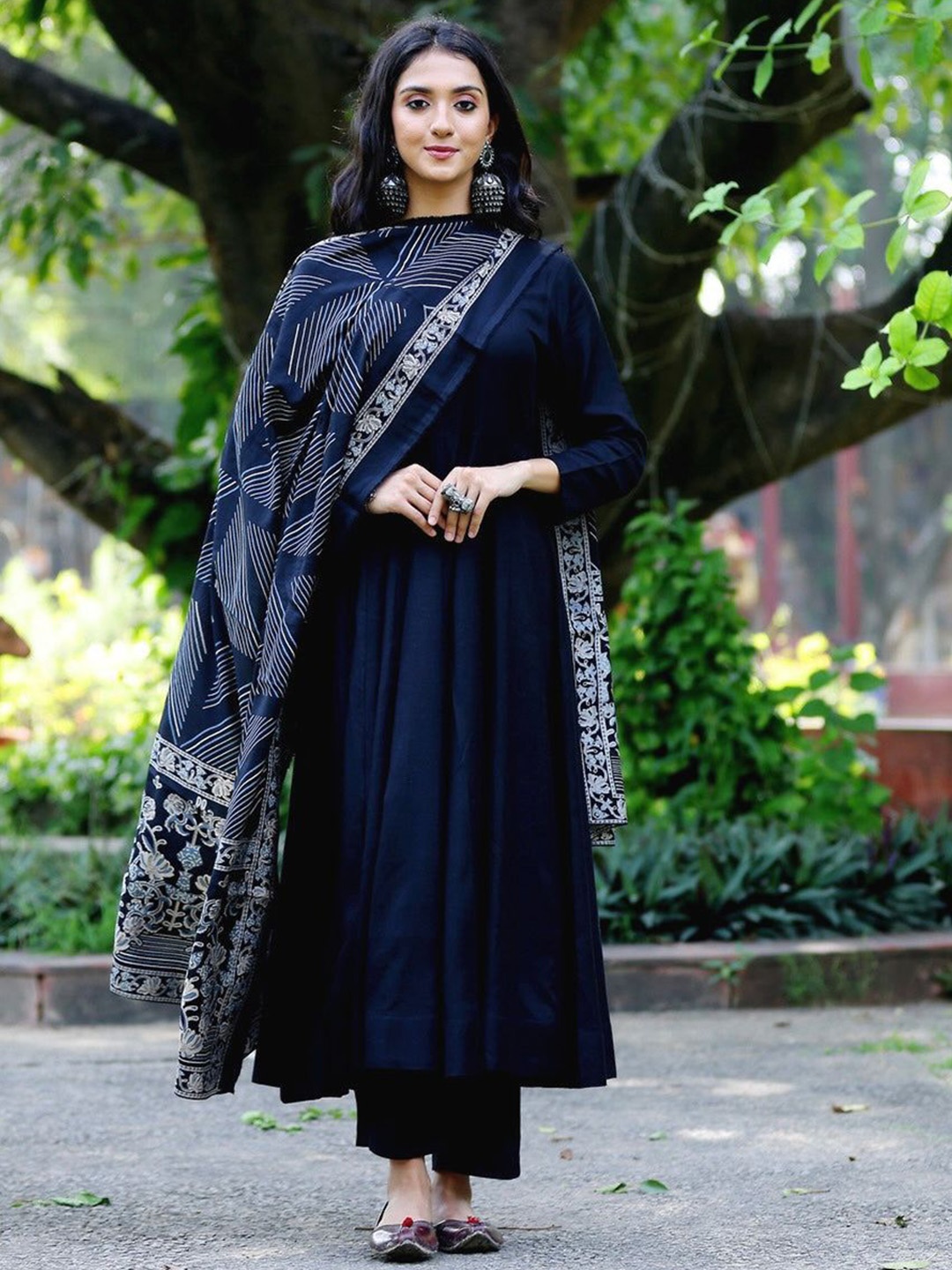 

DIVASTRI Women Regular Kurta with Trousers & With Dupatta, Blue