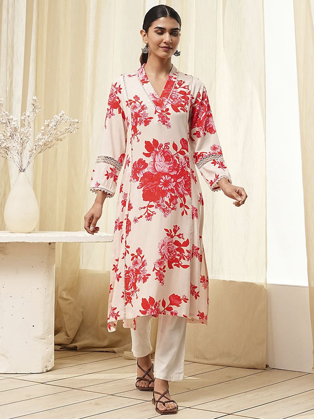 

Biba Floral Printed V-Neck A-Line Kurta, Red