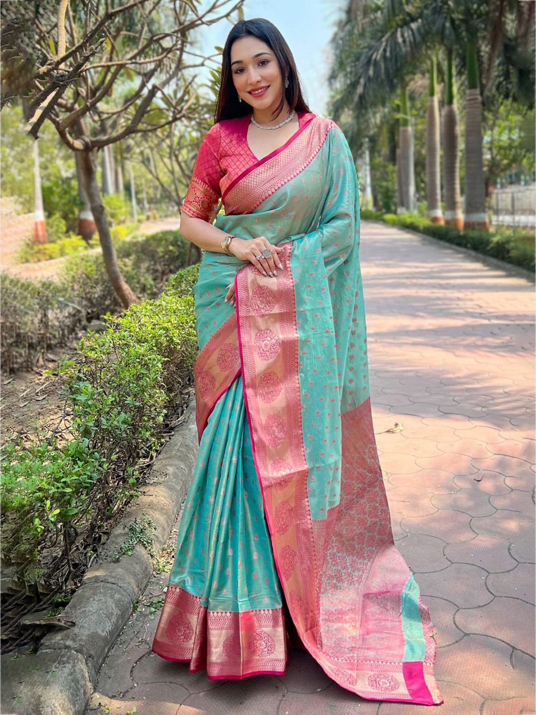 

Rangtulika Ethnics Woven Design Zari Kanjeevaram Saree, Blue