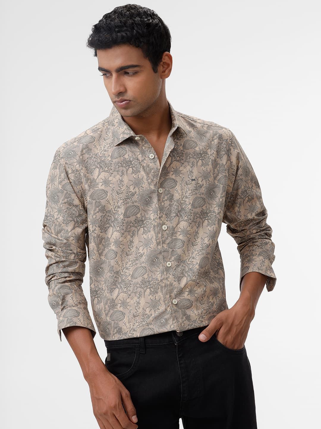 

Basics Men Slim Fit Cutaway Collar Floral Printed Cotton Casual Shirt, Nude