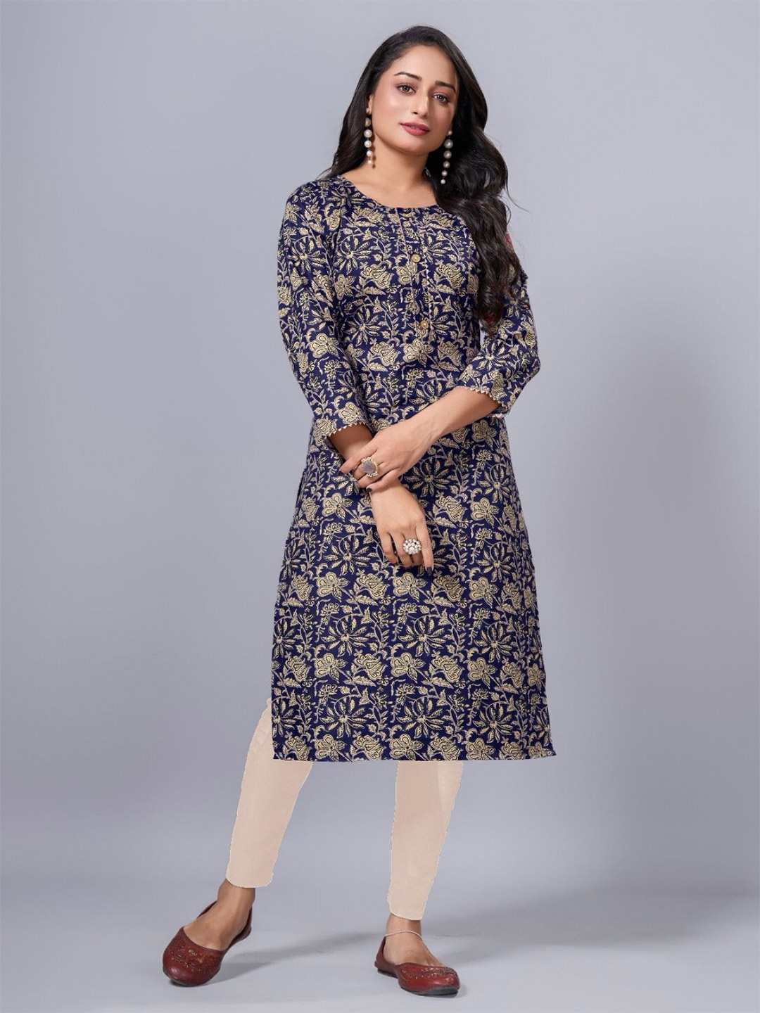 

SIMPLYETHNIC Floral Printed Round Neck Cotton Straight Kurta, Blue