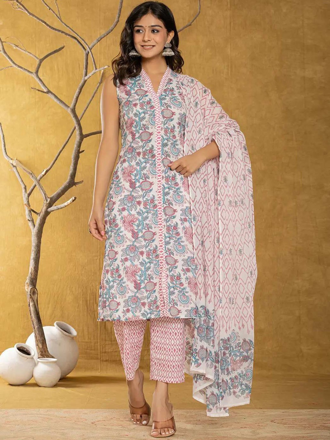 

MissKurti Ethnic Motifs Printed V-Neck Sleeveless Pure Cotton Kurta With Trouser & Dupatta, White