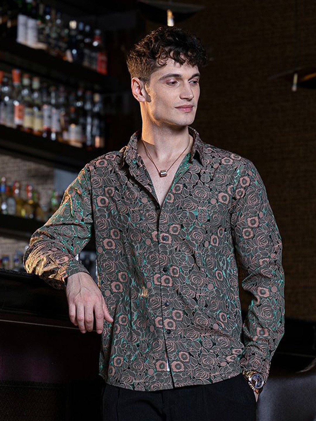 

Campus Sutra Men Classic Fit Spread Collar Floral Printed Cotton Casual Shirt, Green