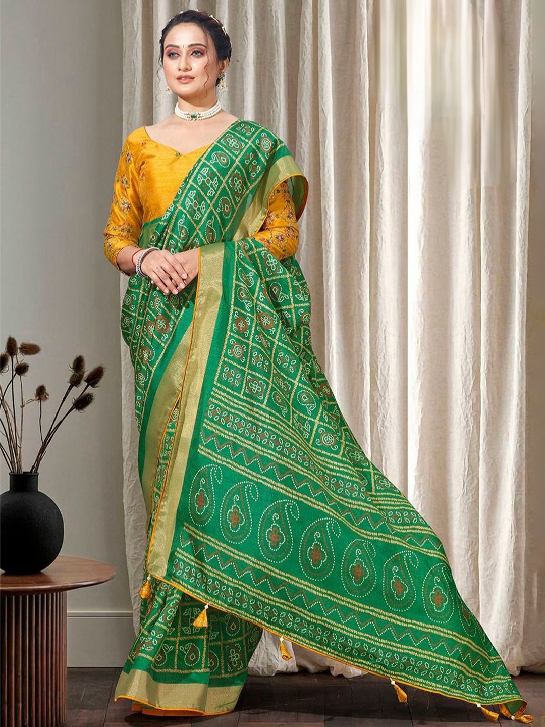 

Swaranjali Bandhani Zari Saree, Green