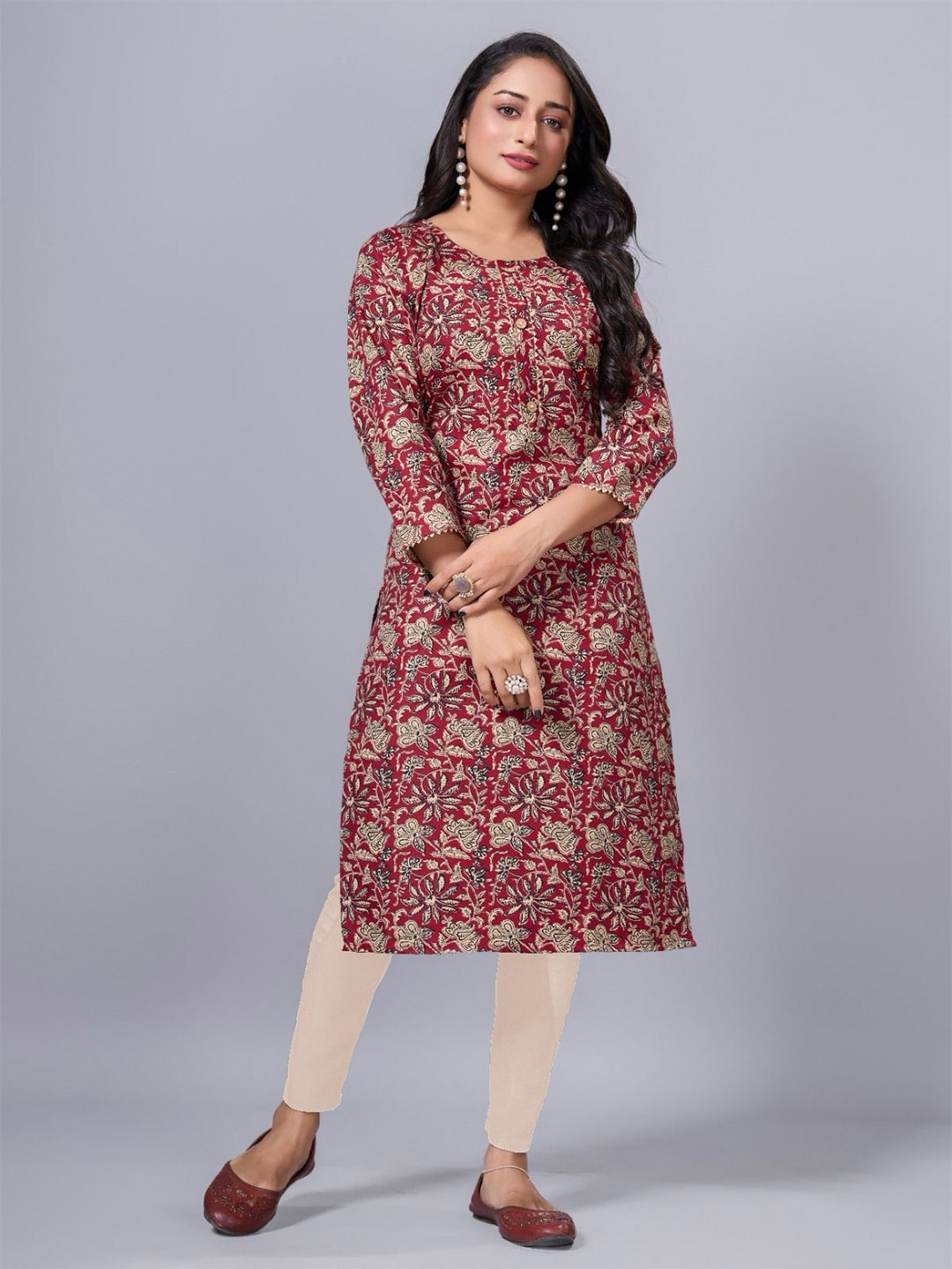 

SIMPLYETHNIC Floral Printed Round Neck Cotton Straight Kurta, Red