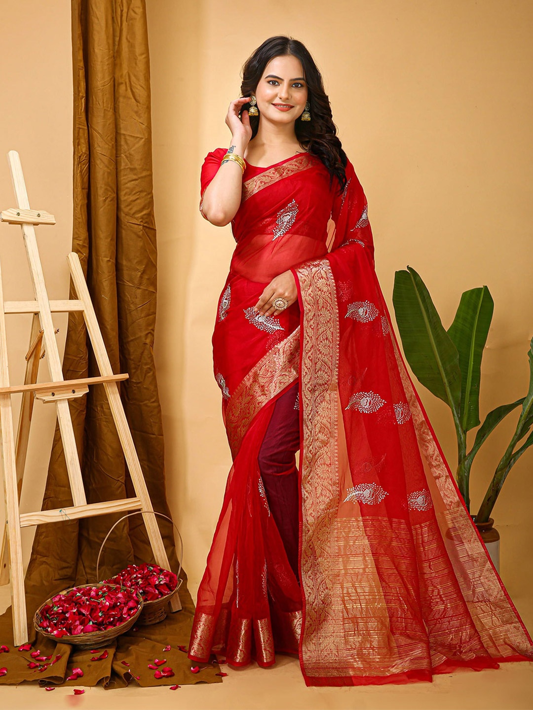 

HERE&NOW Embroidered Zari Tissue Saree, Red