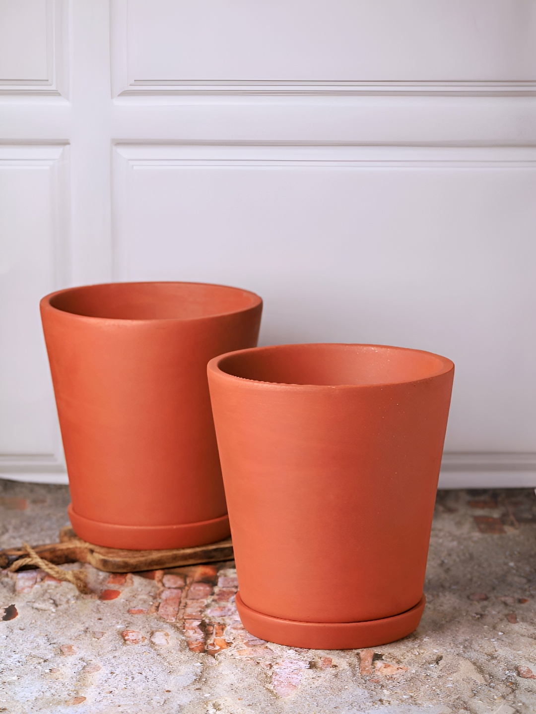 

The handicraftian 2Pc Brown Large Cone Planter