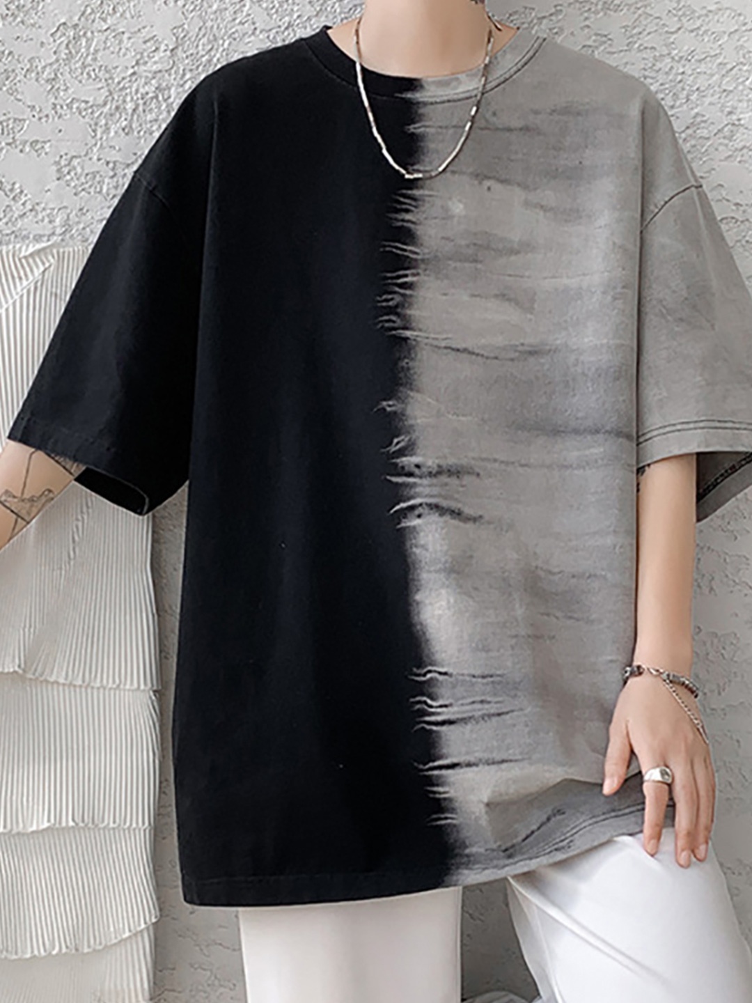 

StyleCast x Revolte Men Dyed T-shirt, Grey