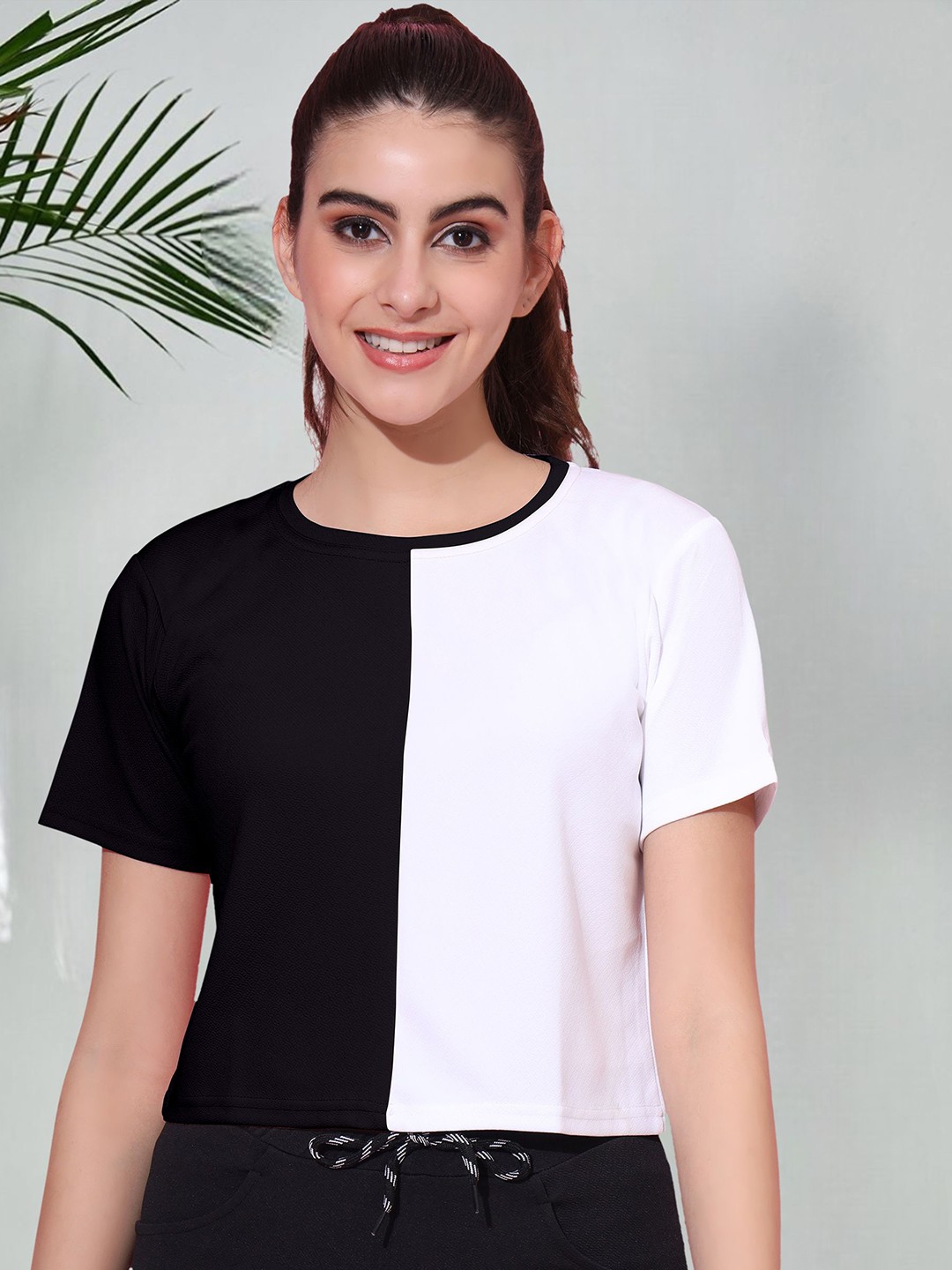 

DTR FASHION Women Colourblocked Round Neck T-shirt, Black