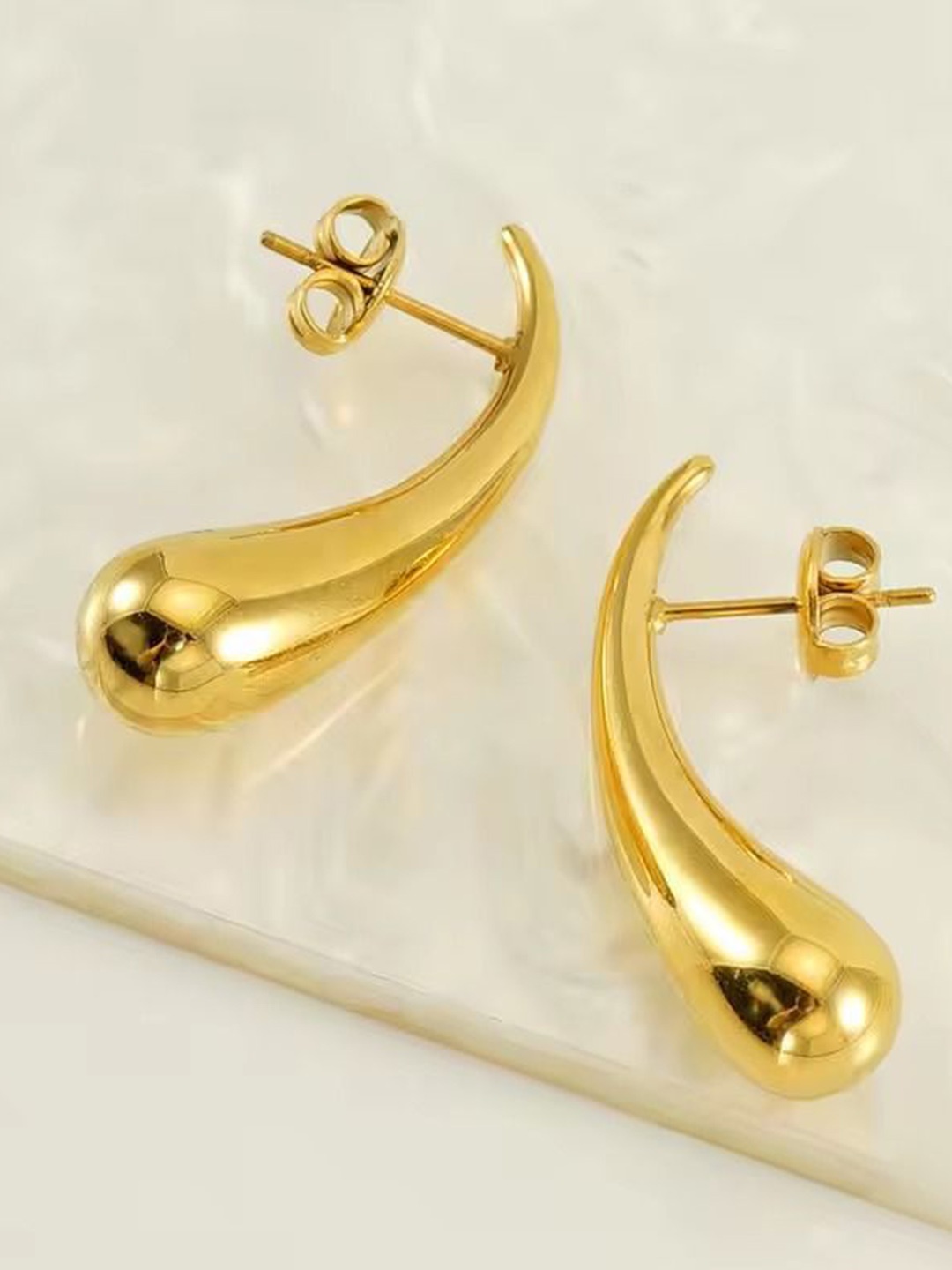 

DressBerry Stainless Steel Gold-Plated Teardrop Shaped Studs