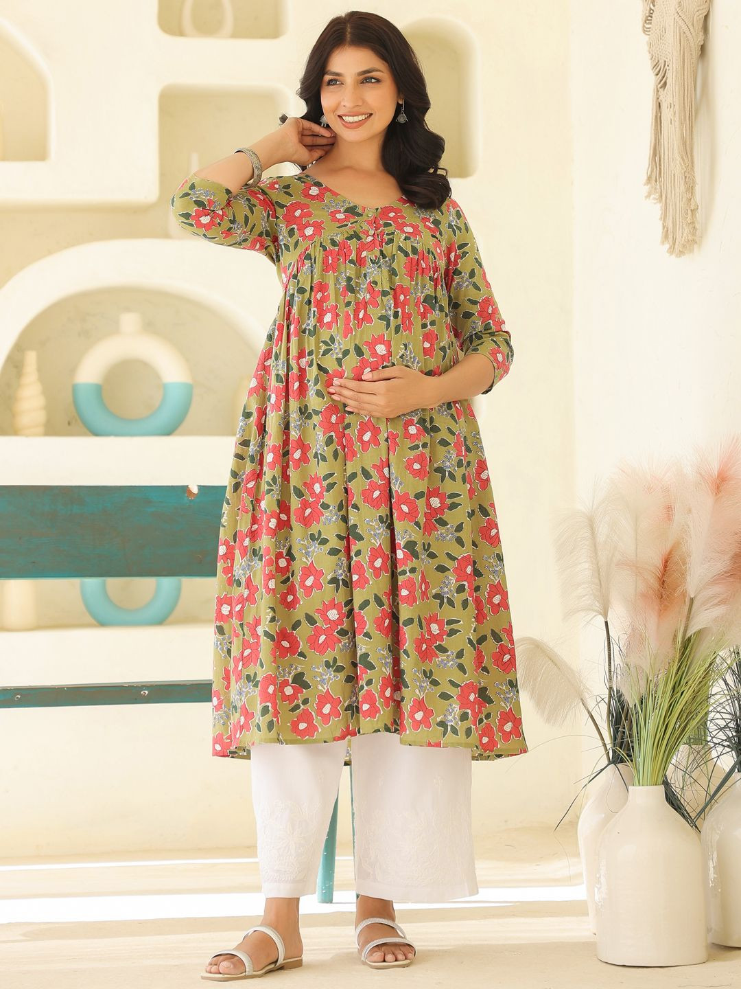 

Janasya Floral Printed Pure Cotton Gathered Maternity Kurta, Green