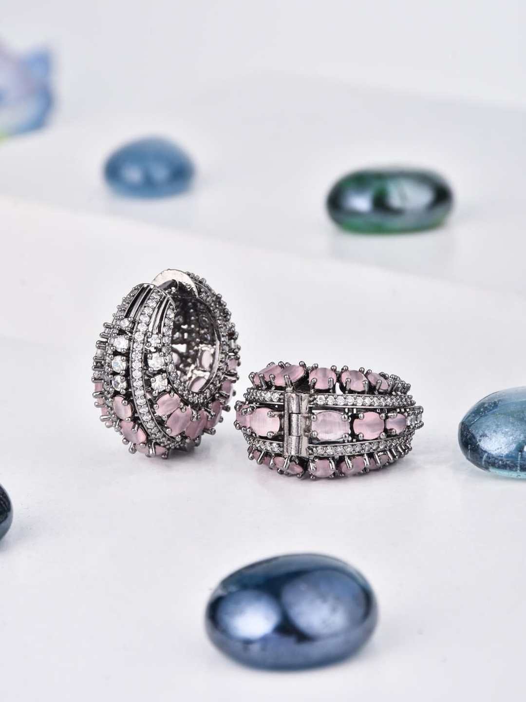 

Reenisaa Oval Hoop Earrings, Pink