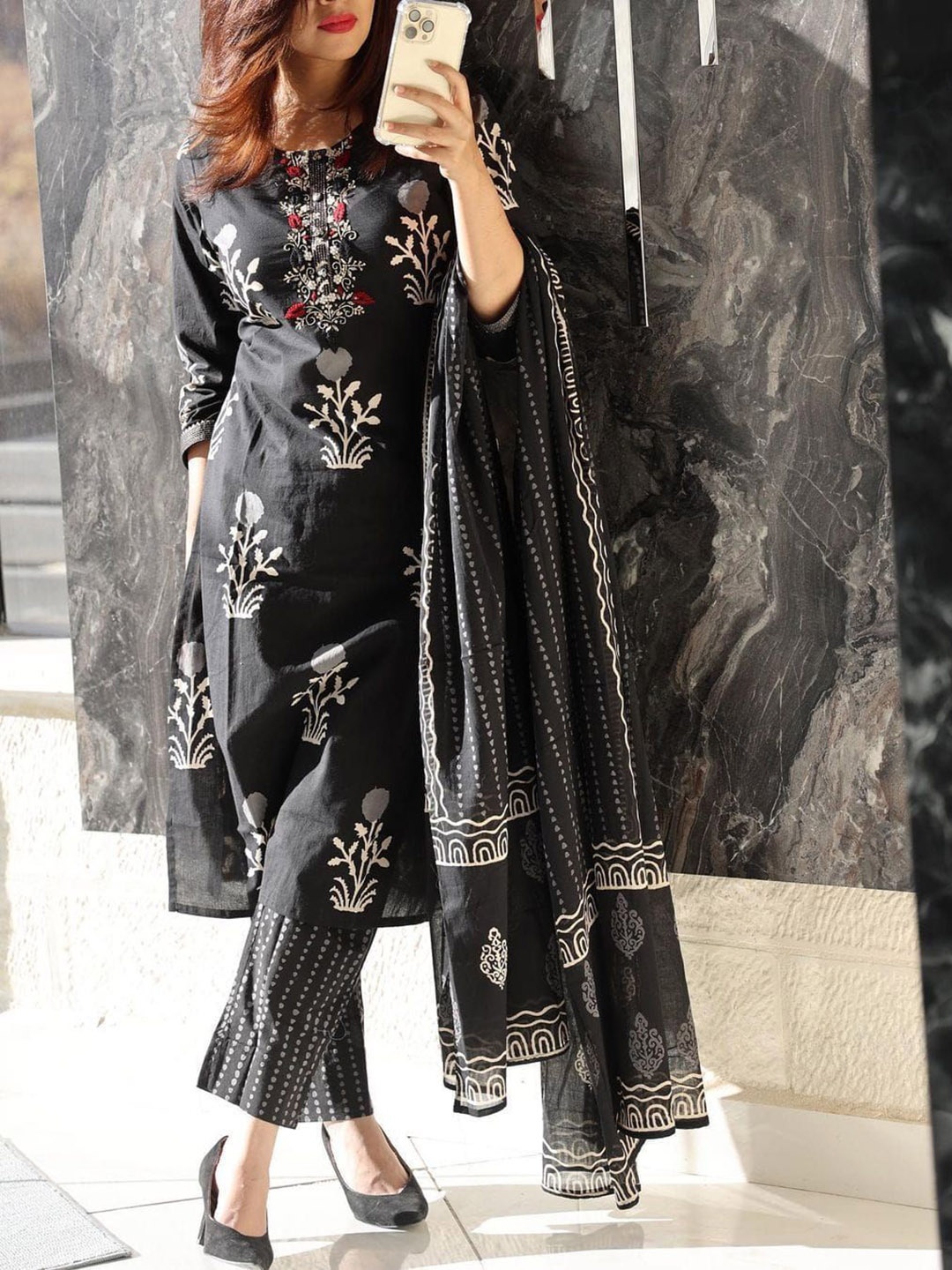 

Amrutam Fab Floral Printed Thread Work Kurta With Trousers & Dupatta, Black