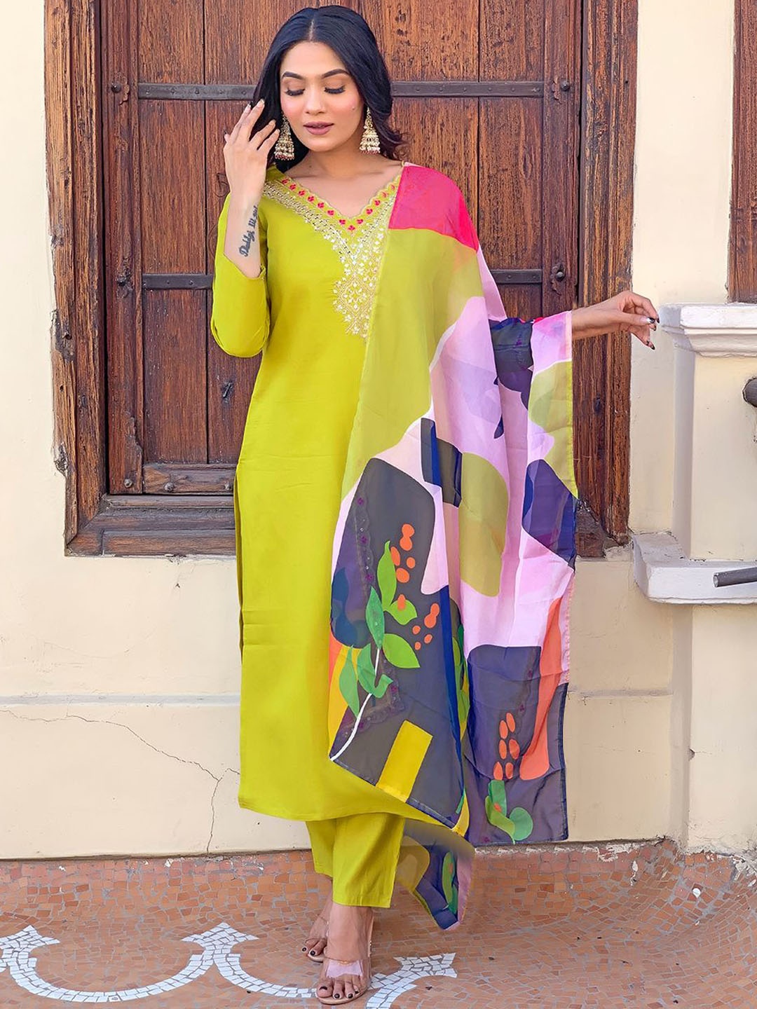 

Shatanuvart Export Floral Yoke Design Thread Work Straight Kurta with Trouser & Dupatta, Lime green
