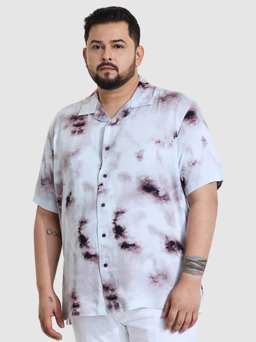 

Snitch Men Plus Size Relaxed Fit Cuban Collar Abstract Printed Casual Shirt, White