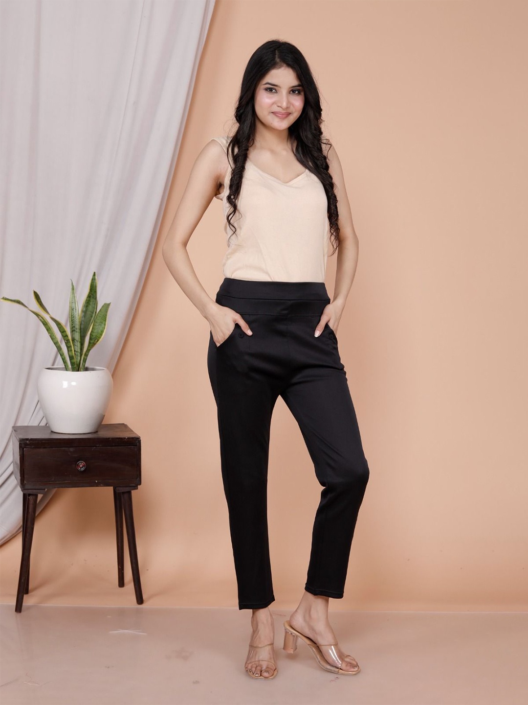 

GRX Women Regular Fit High-Rise Cropped Regular Trousers, Black