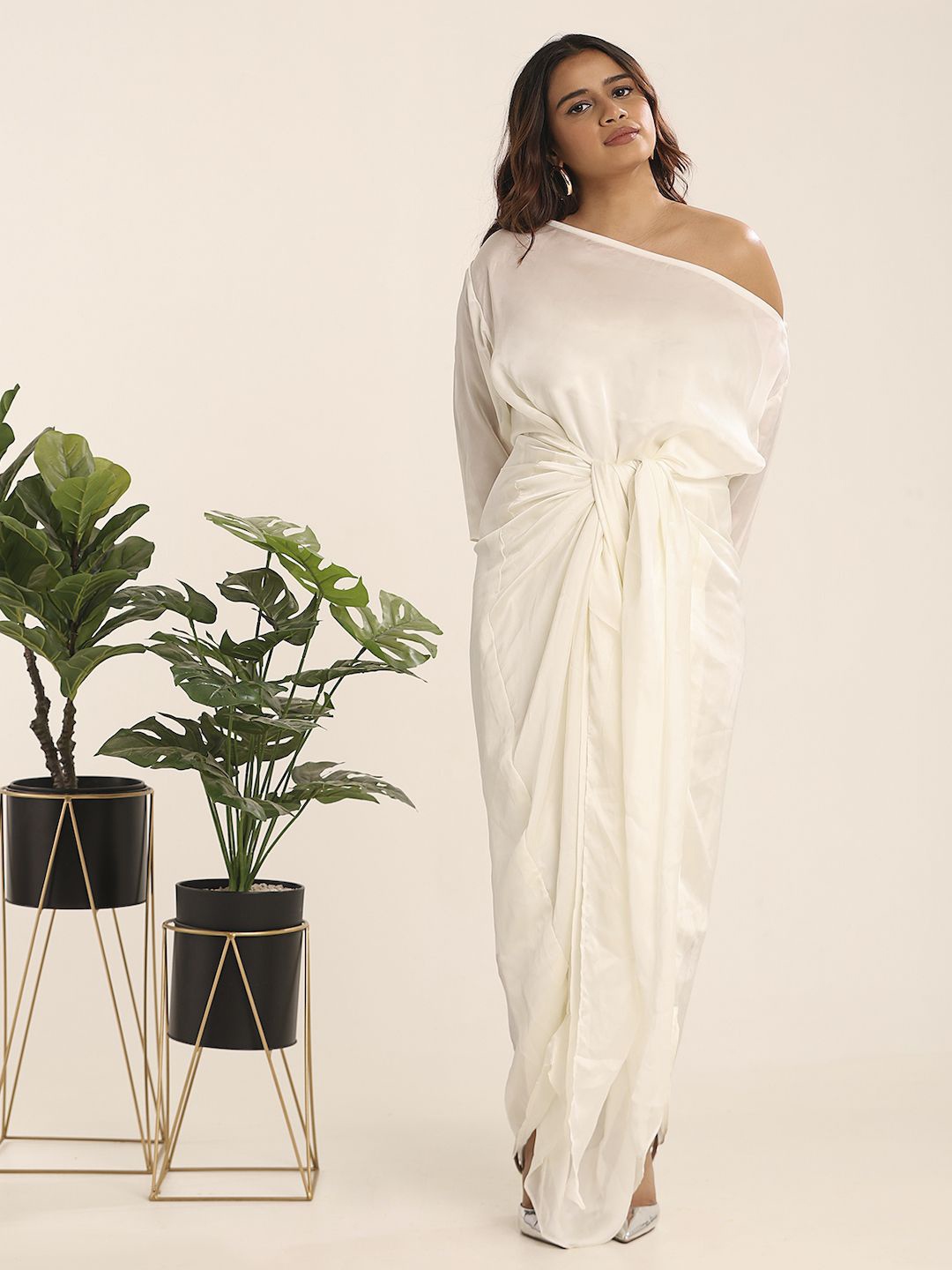 

THE BLESSED WARDROBE Women Georgette One Shoulder Maxi Dress, White