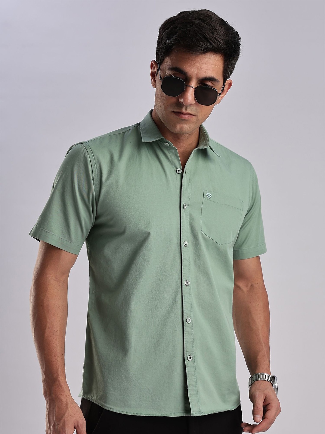 

BS BLUE SQUAD Men India Slim Fit Solid Spread Collar Cotton Casual Shirt, Green