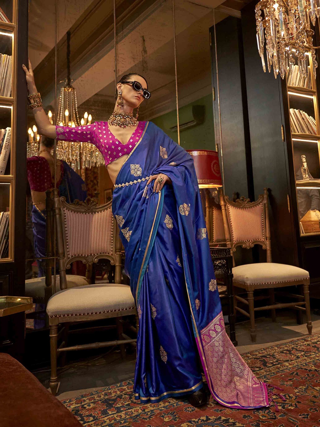 

DIVASTRI Woven Design Zari Saree With Unstitched Blouse Piece, Blue