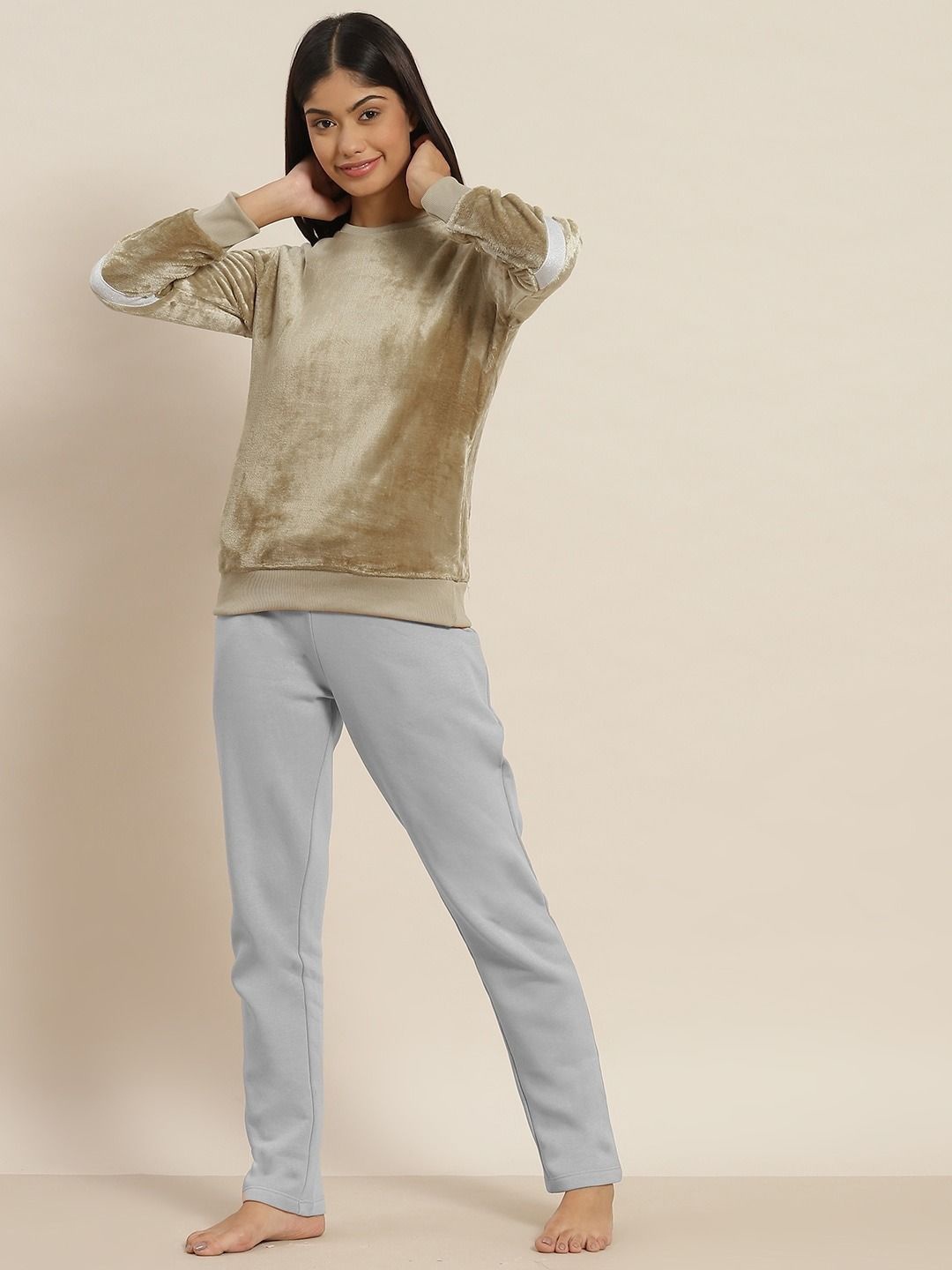 

Sweet Dreams Women Round Neck Long Sleeves Sweatshirt, Green
