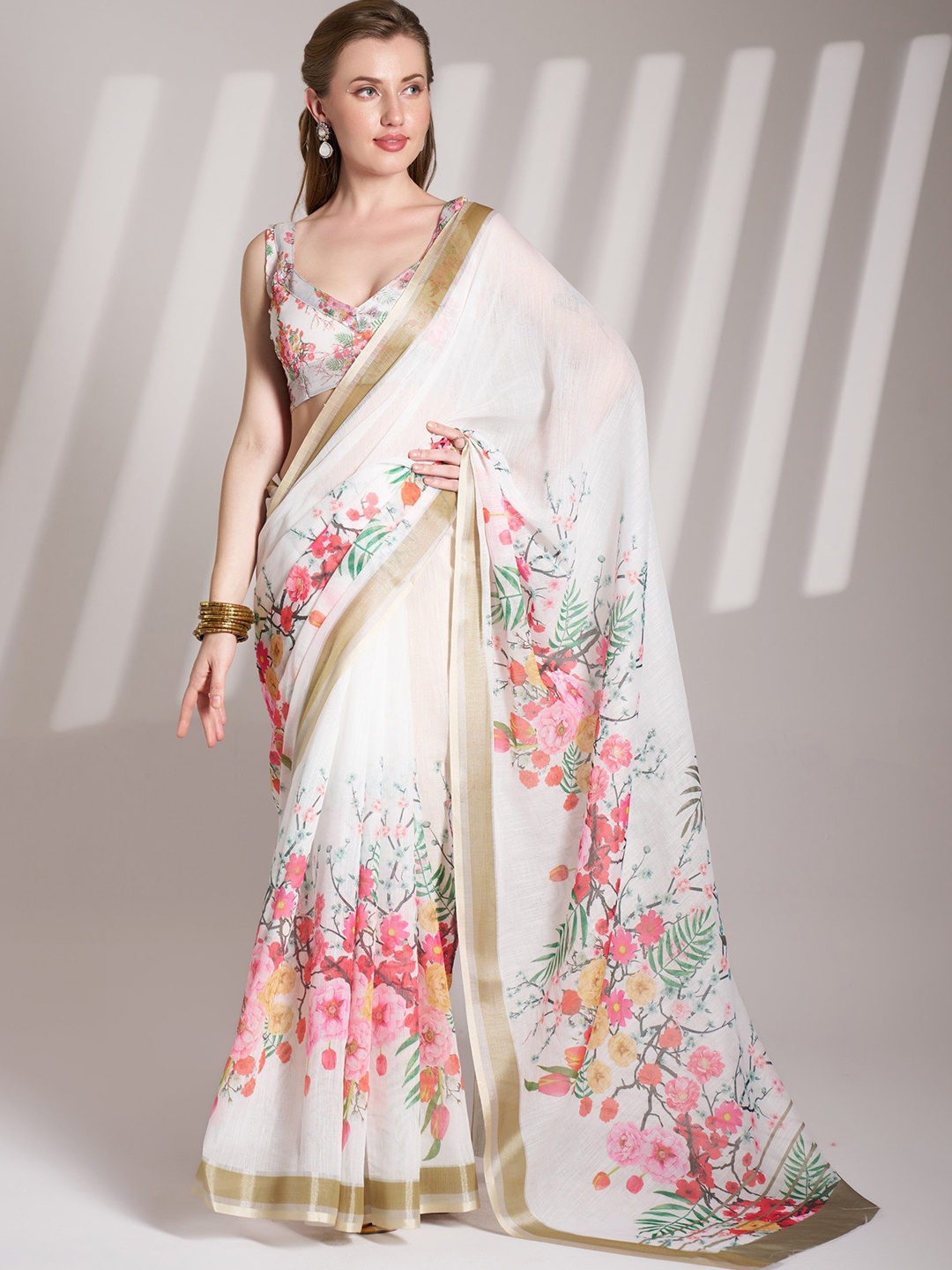 

MAHALASA Floral Printed Zari Saree with Blouse Piece, White