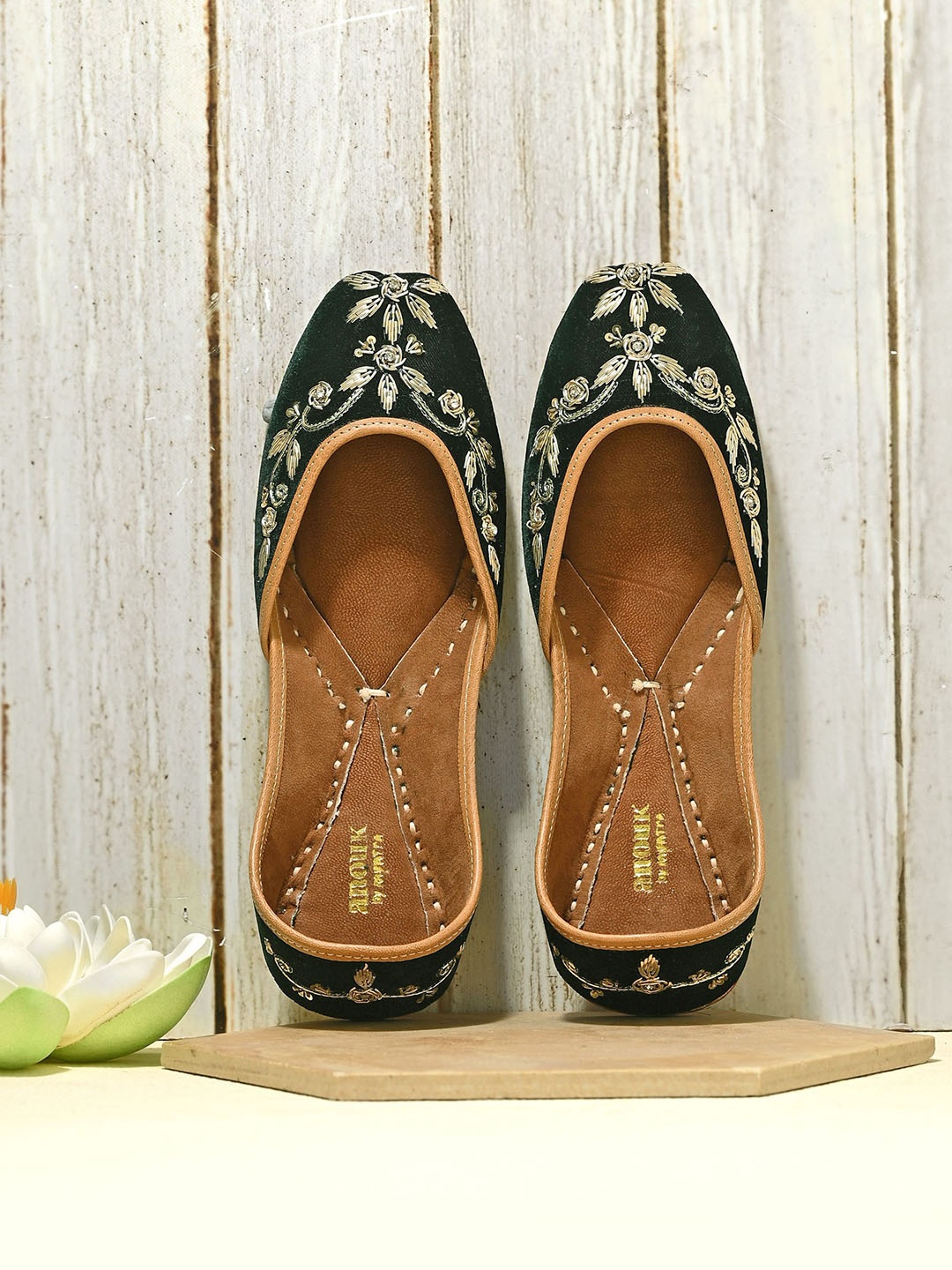 

Anouk Women Ethnic Mojaris with Embroidered Flats, Black