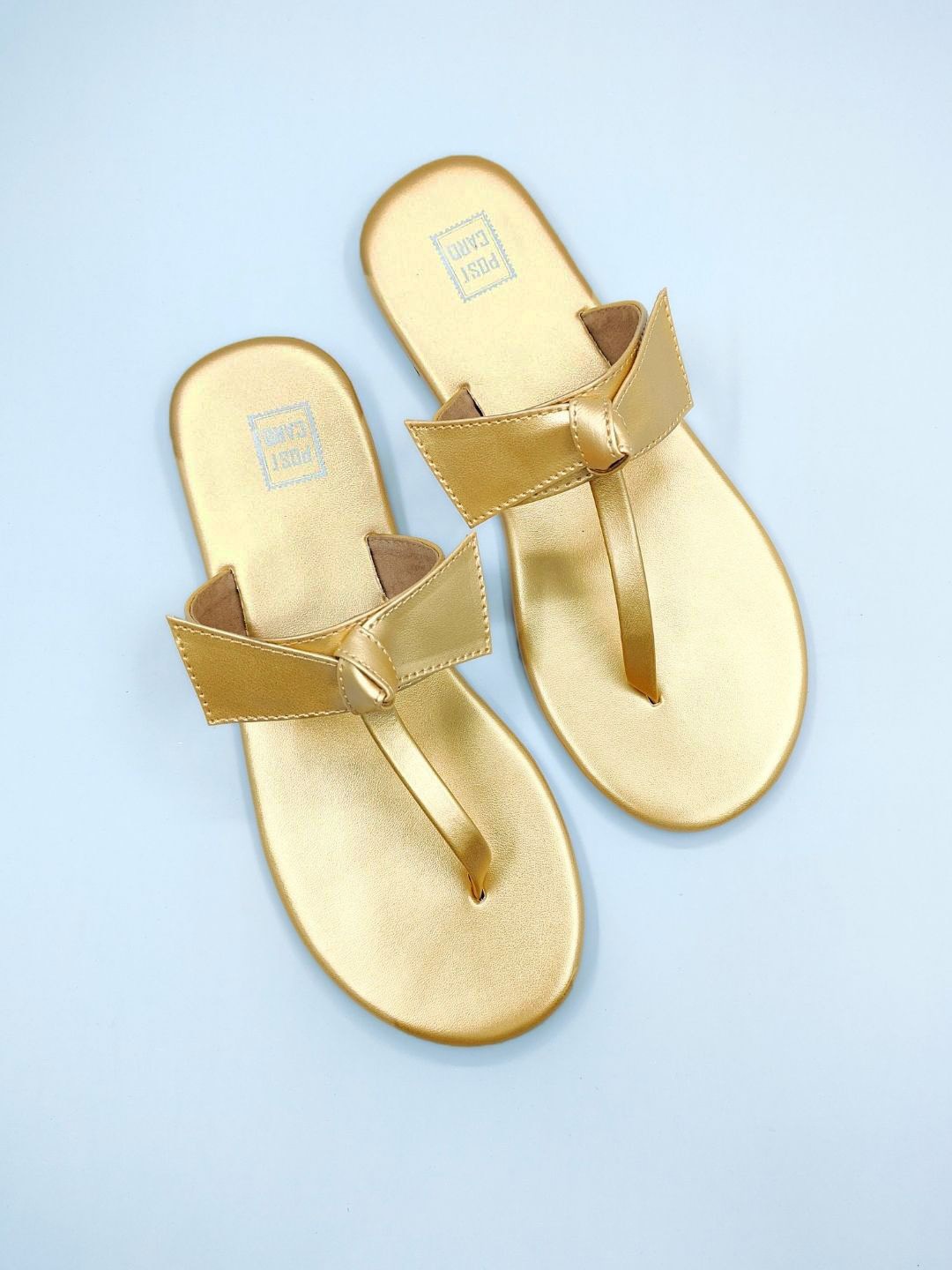 

POSTCARD Women Colourblocked T-Strap Flats with Bows, Gold
