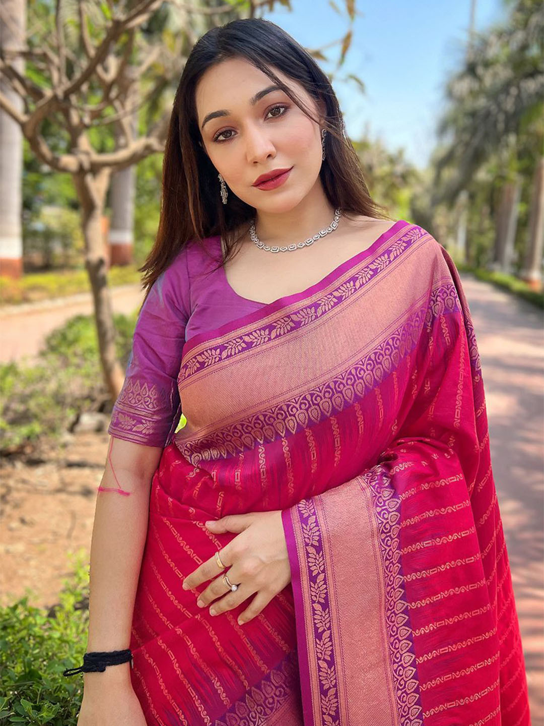

Rangtulika Ethnics Woven Design ZariPaithani Saree, Pink