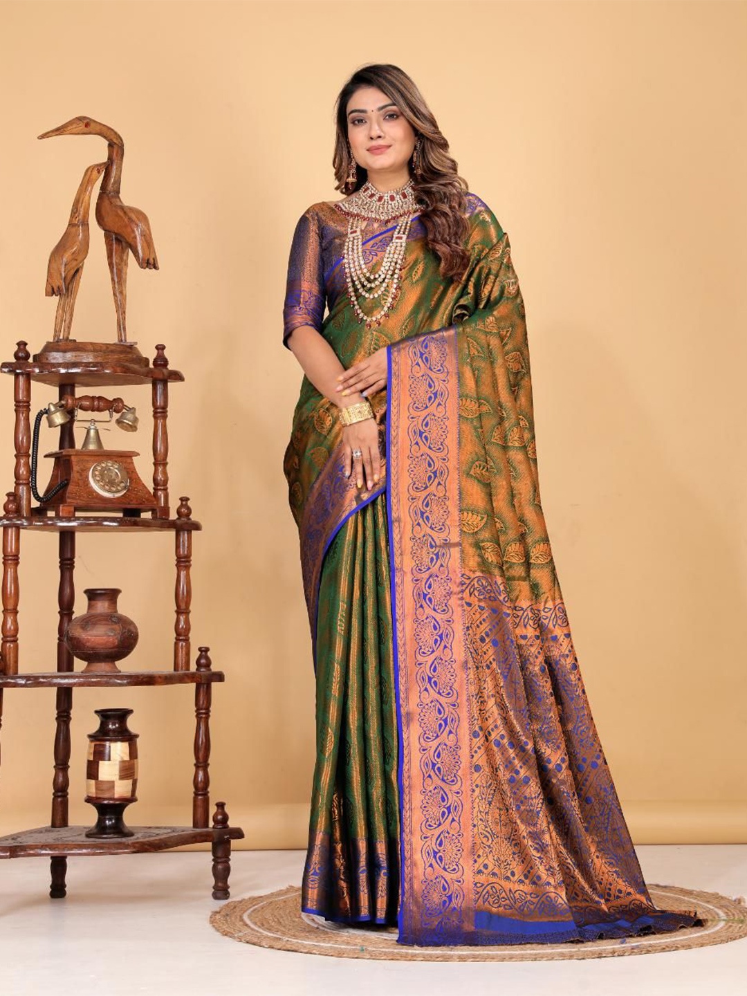 

jayant creation Woven Design Zari Banarasi Saree, Green